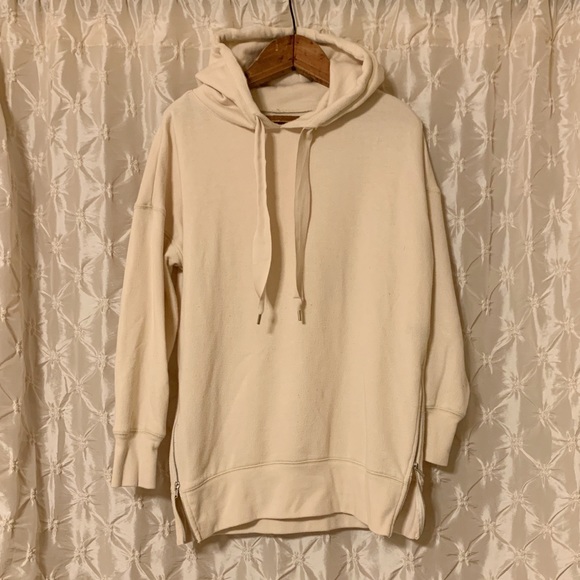 hoodie with ribbon drawstring